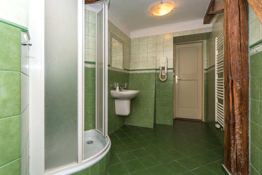 Hostel Mango Прага Экстерьер фото