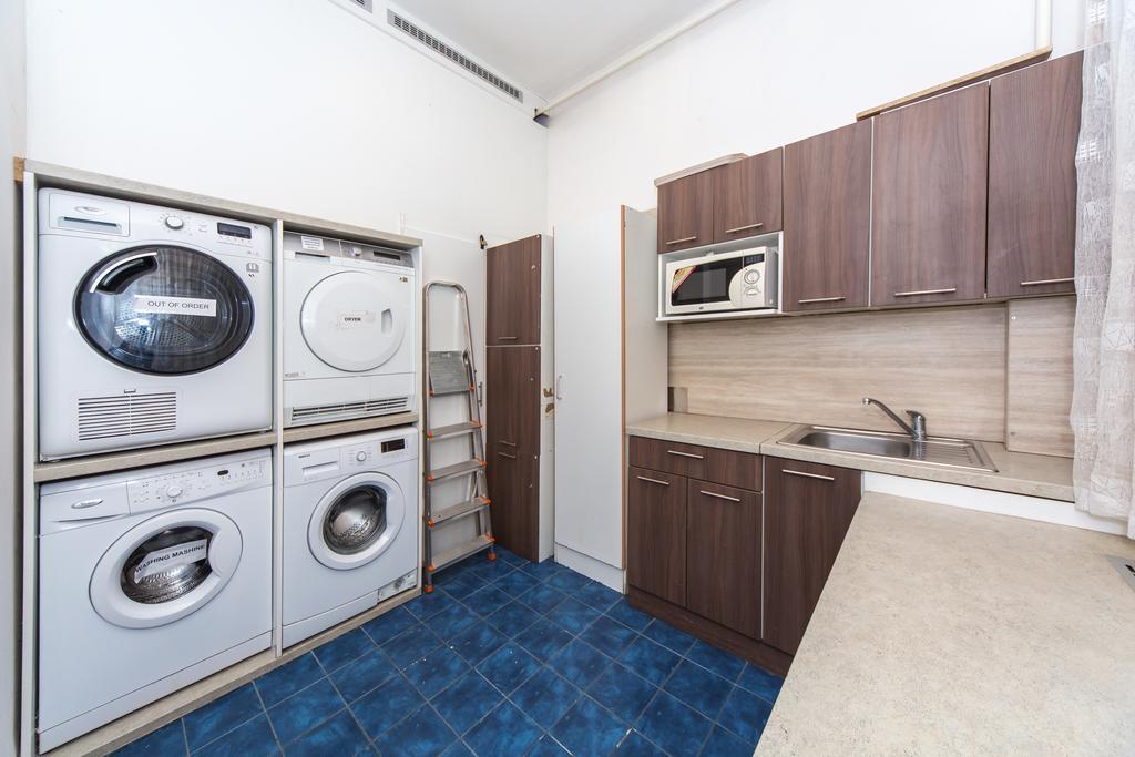 Hostel Mango Прага Экстерьер фото