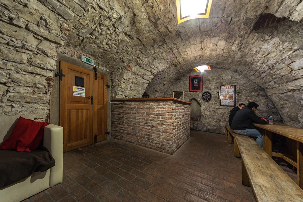 Hostel Mango Прага Экстерьер фото