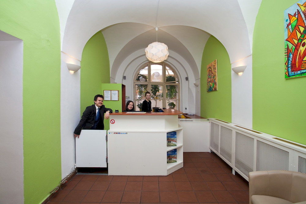 Hostel Mango Прага Экстерьер фото