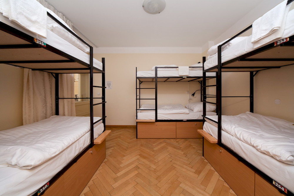 Hostel Mango Прага Экстерьер фото