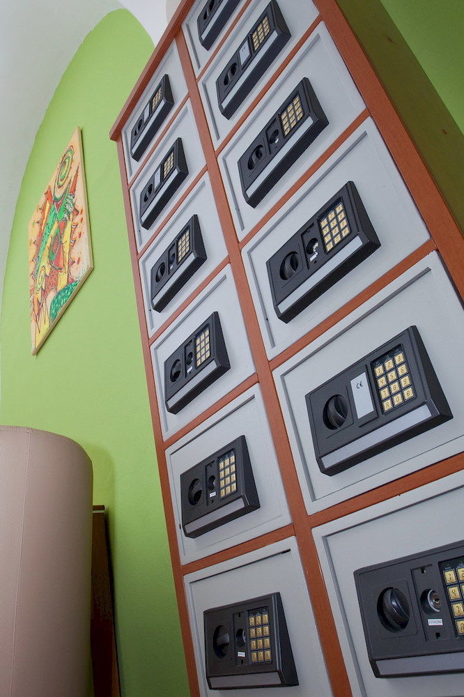 Hostel Mango Прага Экстерьер фото